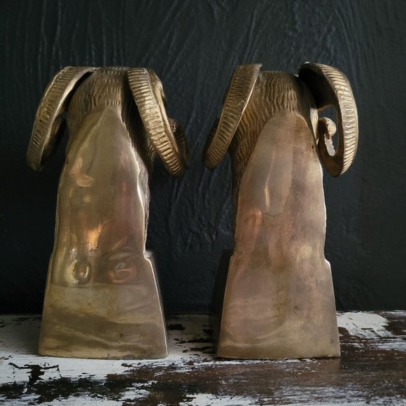 Pair of Vtg Brass Ram Head Bookends, Ram Sculptures, Library Decor, Vtg Office - Picture 4 of 5